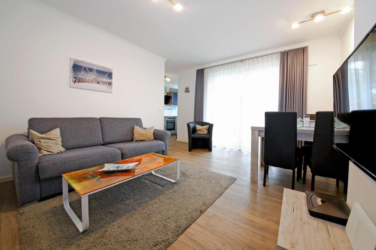 Haus Pamir - Ferienwohnungen Ostseebad Nienhagen Exteriör bild