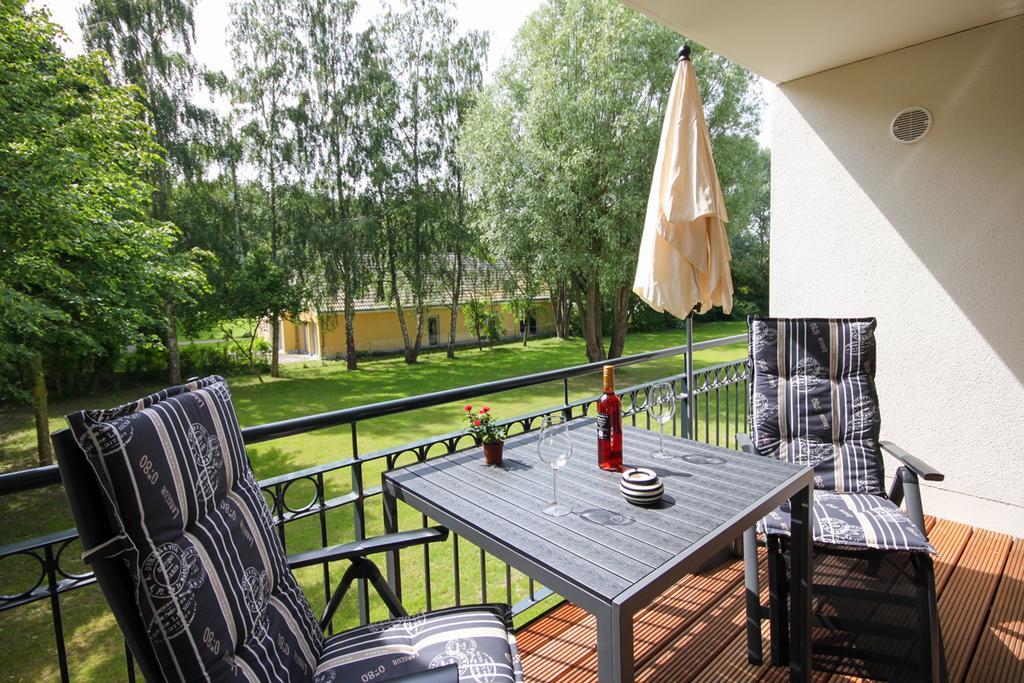 Haus Pamir - Ferienwohnungen Ostseebad Nienhagen Exteriör bild