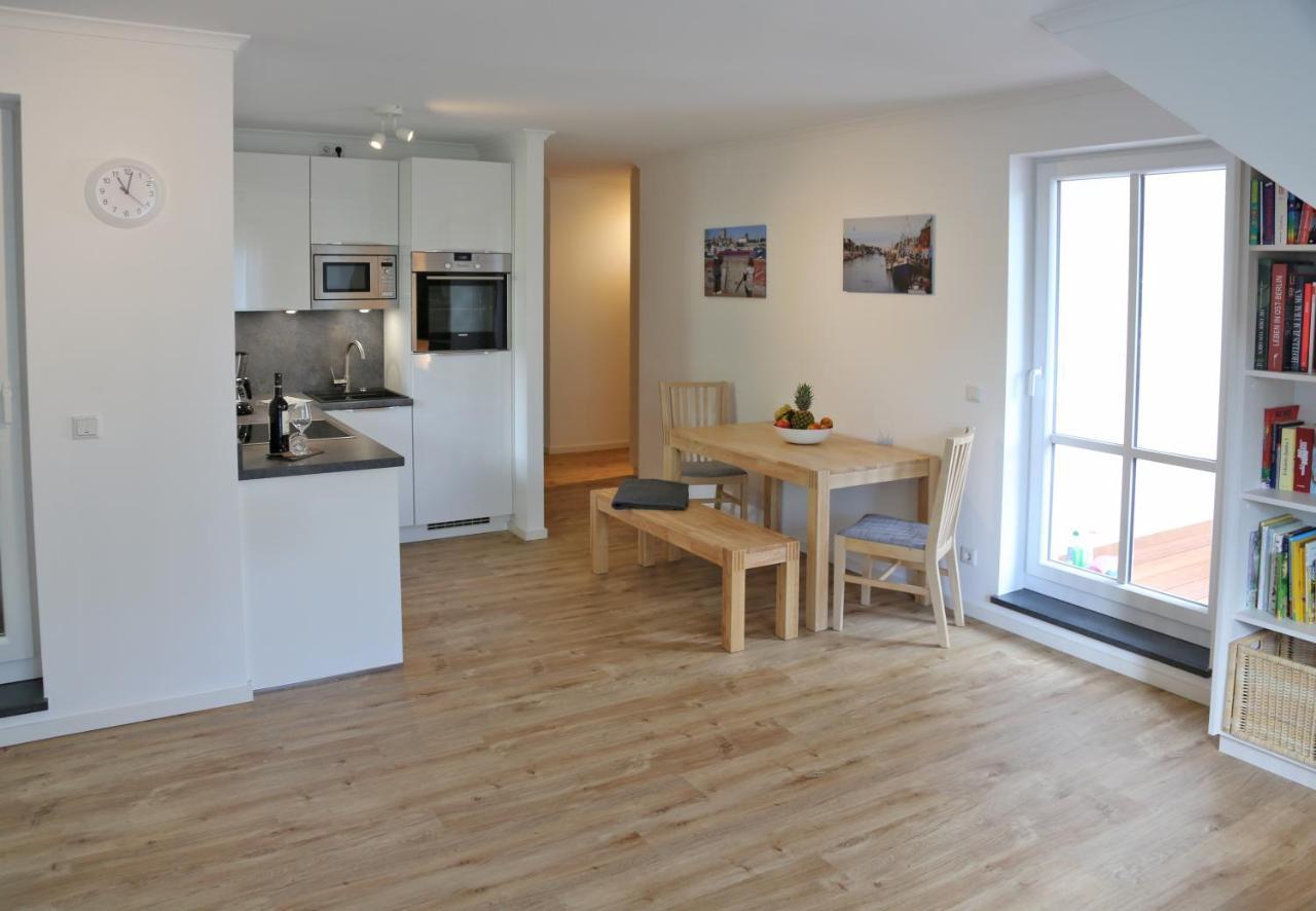 Haus Pamir - Ferienwohnungen Ostseebad Nienhagen Exteriör bild